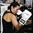stormcloud-rekawice-do-muay-thai-blizzard-sakura-biale (1)